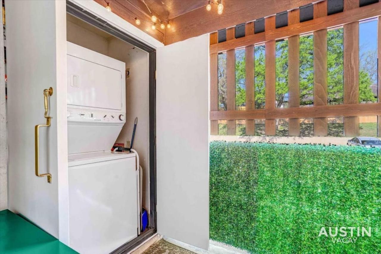 Cool Down On Riverside Free Parking And Shared Pool Austin Eksteriør billede